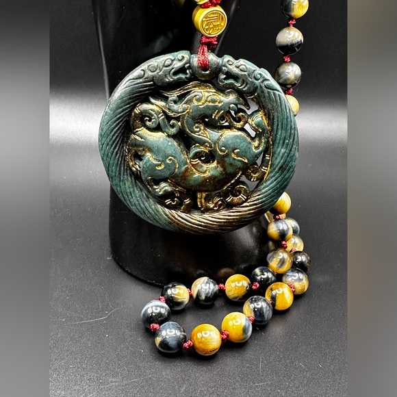 ANTIQUE JADE BAI HU (白虎) + GREY TIGER NATURAL STONE NECKLACE one size - Picture 4 of 13